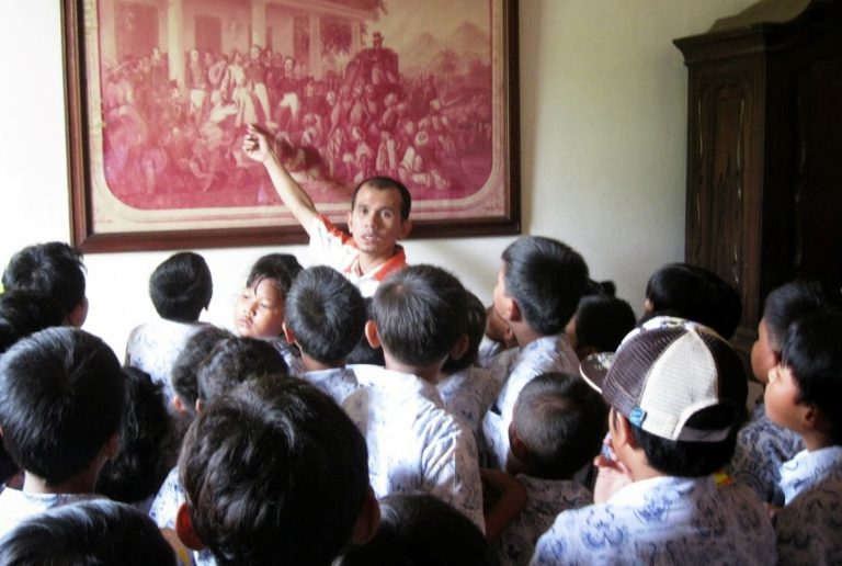 Dapatkah Kita Belajar dari Sejarah?