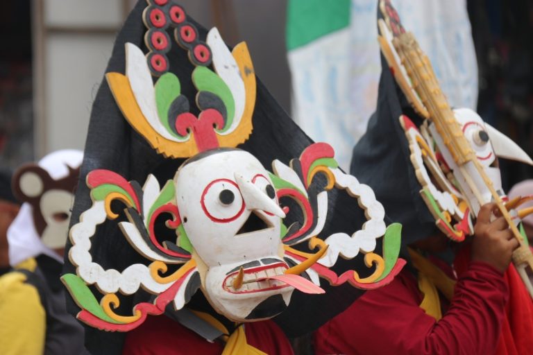 Festival Babukung, Ketika Tarian Penghibur Duka Dikemas Menjadi Kegiatan Pelestarian Budaya