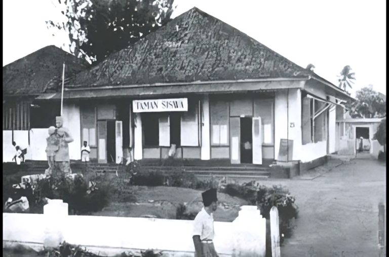 Mengapa Ki Hadjar Dewantara Menyebutnya Taman Belajar?