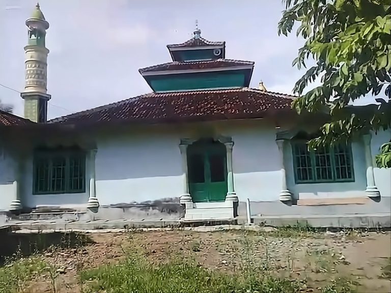 Kisah Masjid Tiban: Ditinggalkan setelah Diserbu Jepang, Ditemukan Transmigran